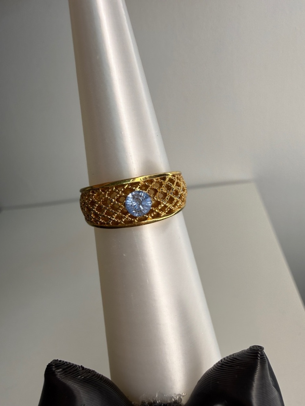 Vintage Avon Ring - size 6, with blue replacement stone